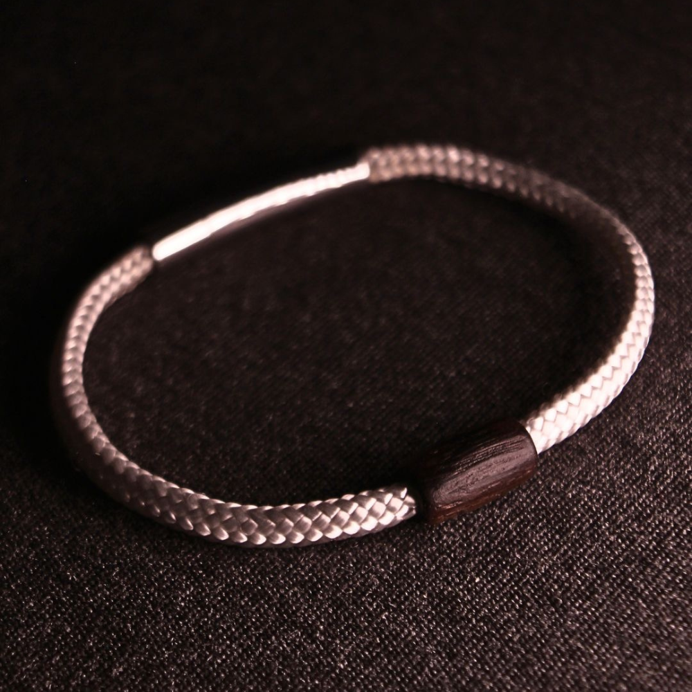 Armband aus recyceltem Kirchenparkett - Weißes Band