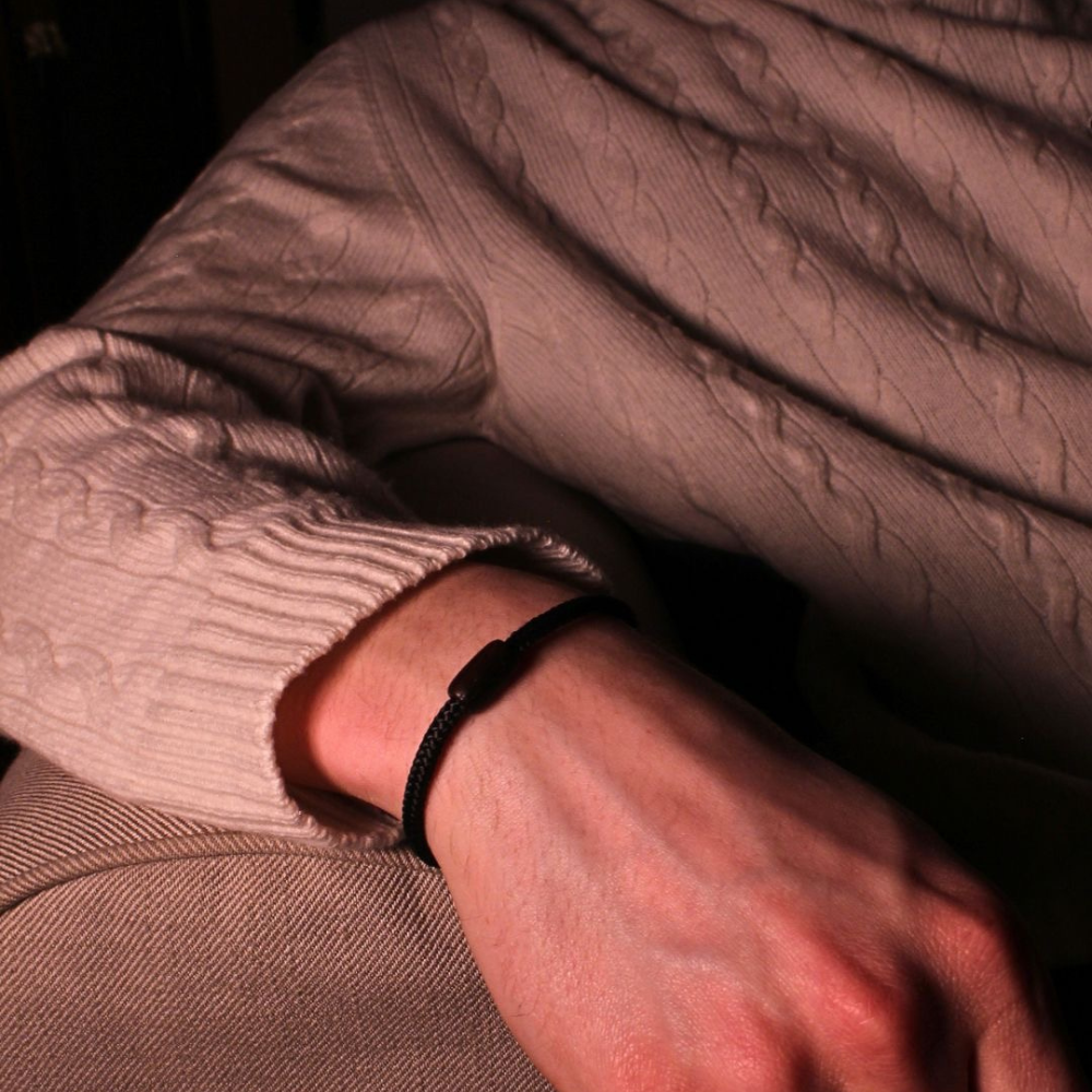 Armband aus recyceltem Kirchenparkett - Schwarzes Band